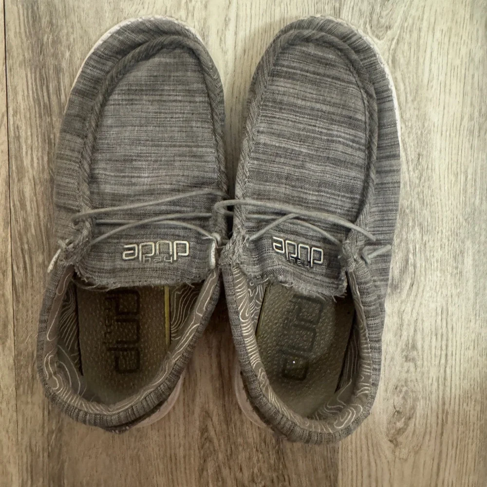 Hey Dude insole off